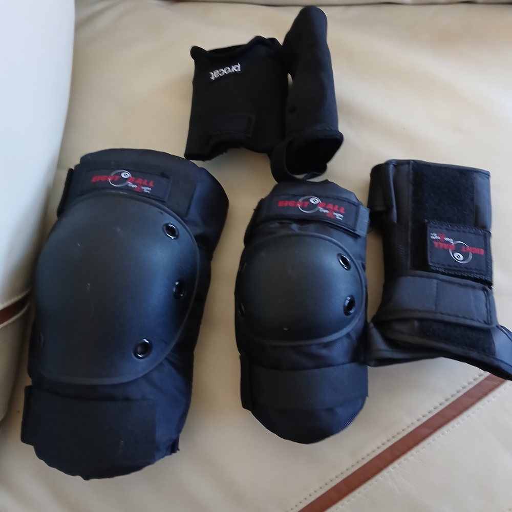 Kids 8+ Protective Gear Set For Knees, Elbows, Wrists, And Ankles